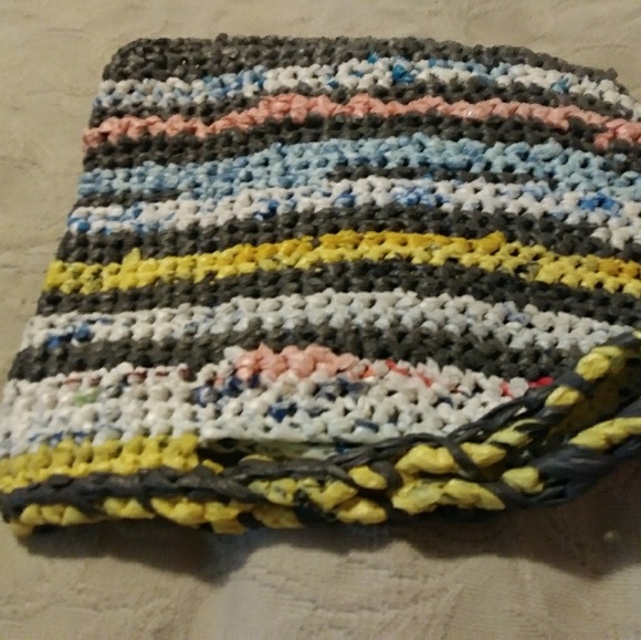 Handmade crocheted bag - Picture 1 of 2
